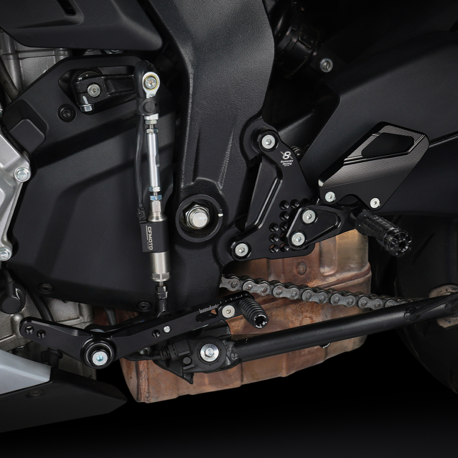 CF01-Rearsets-CF-Moto-675-SR-R