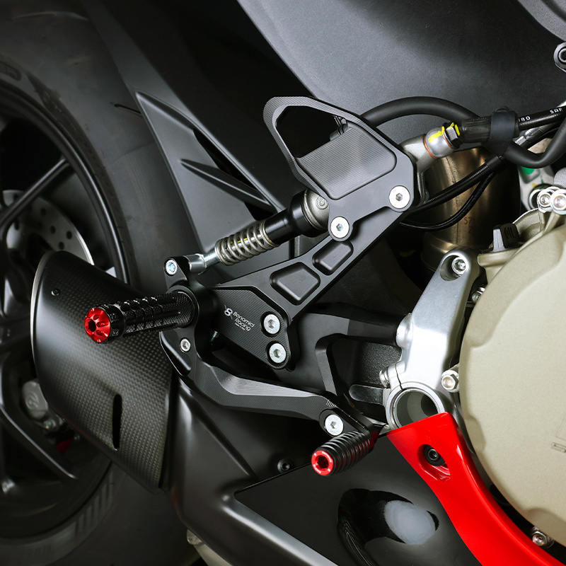 DV2-rearsets-panigale-v2