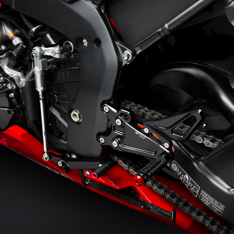 H016-rearsets-cbr-1000-rr-fireblade