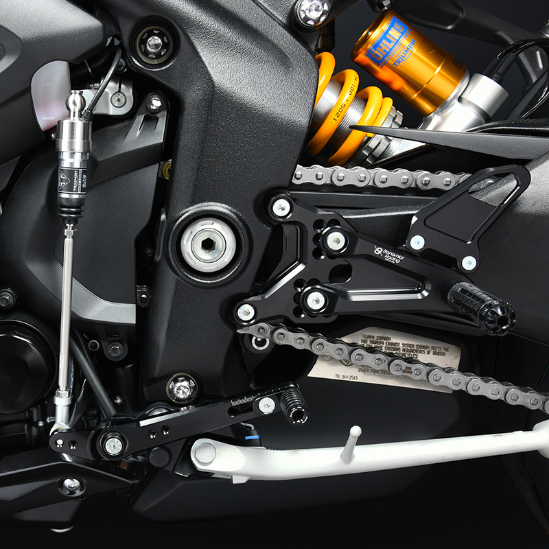 TH07-Rearsets-Triumph-Speed-Triple-1200-RR